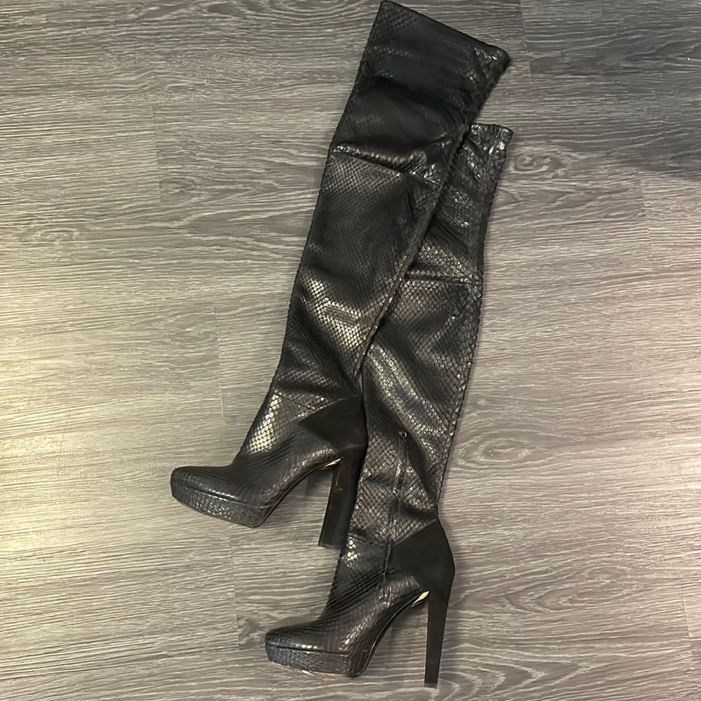 Gucci shoes boots python